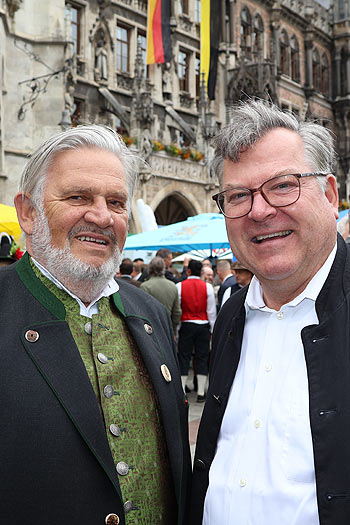 Karl-Heinz Knoll vom Festring, MdL Josef Schmid beim Münchner Brauertag 2024 (©Foto: Martin Schmitz)
